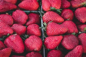 strawberries-1326148_1920